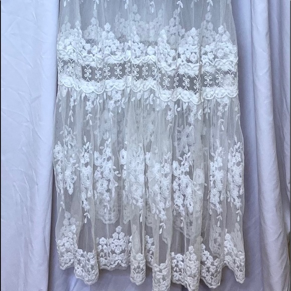 White Lace dress - Picture 4 of 5